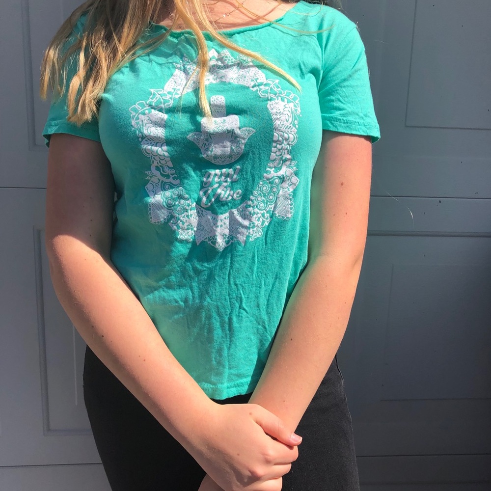 Girl Vibe! Yoga top.